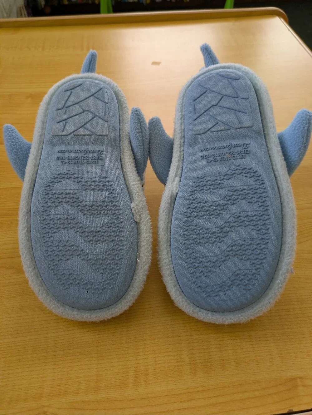Dearfoams Shark Clog Slipper